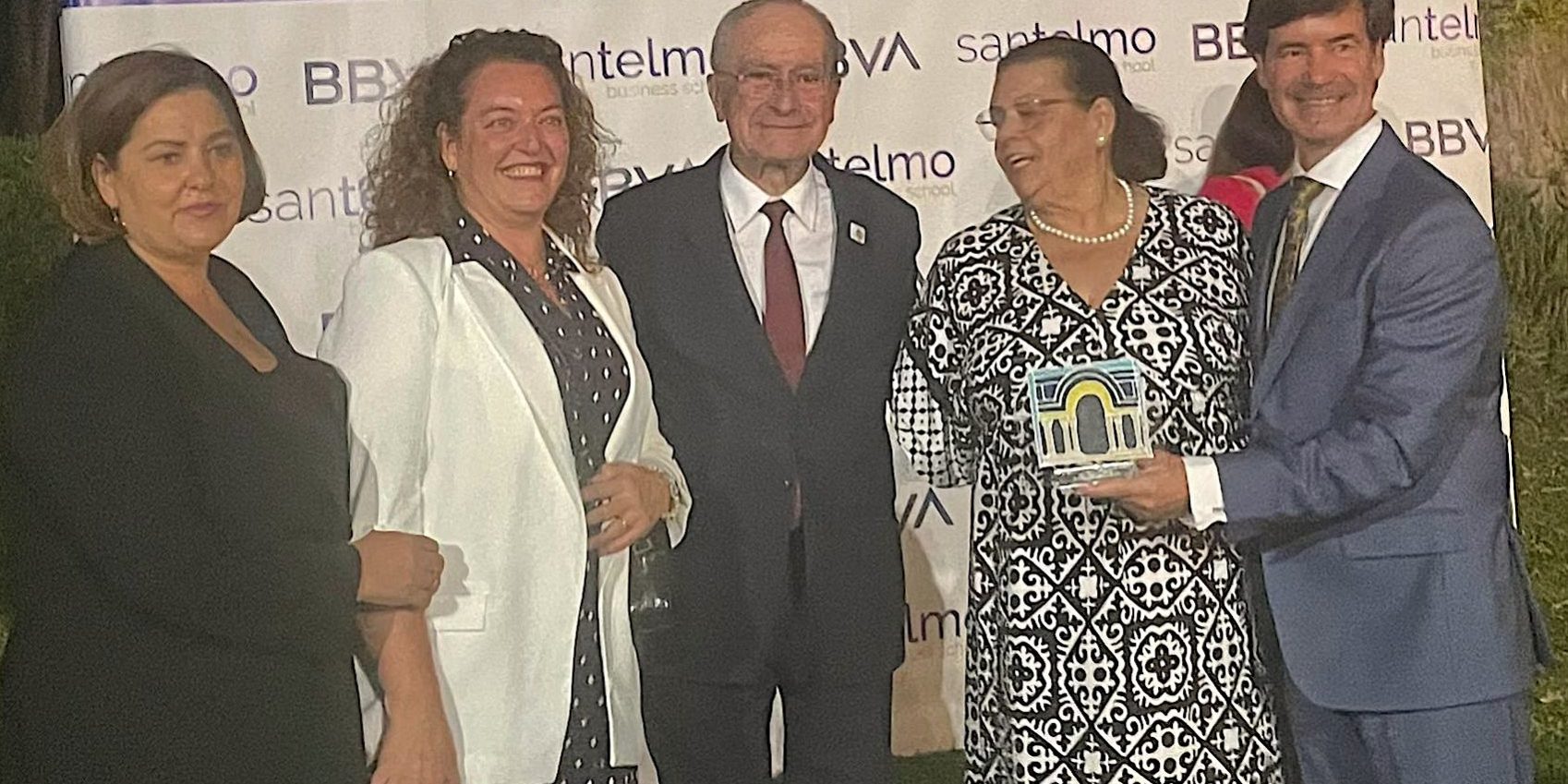 Consejeros de Rusvel junto al alcalde de Málaga